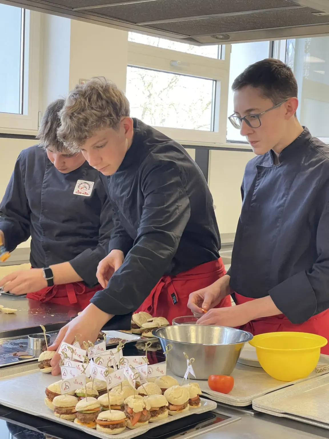 080 bischof 2048p kochausbildung ca 2025 10 29.878b7ca74b4c67c4