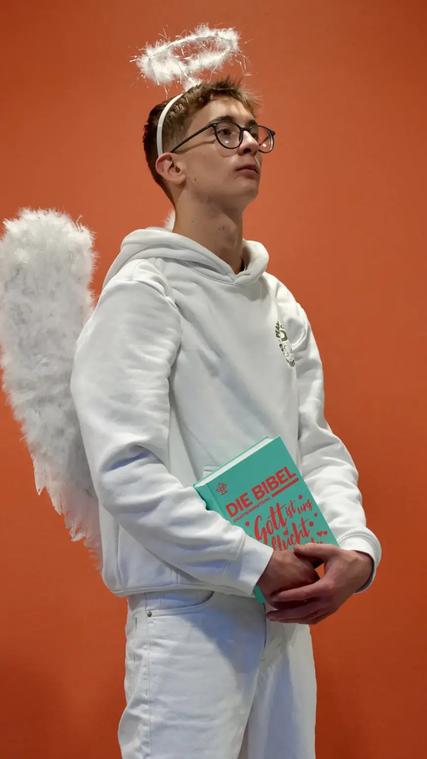 302 nikolaus 2048p smv ca 2026 01 06.a303096a37a003af