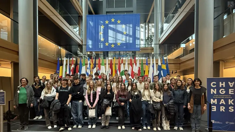 strasbourg 01 stationrsfranzoesisch ca 2025 04 08.7960e24e7b44d155